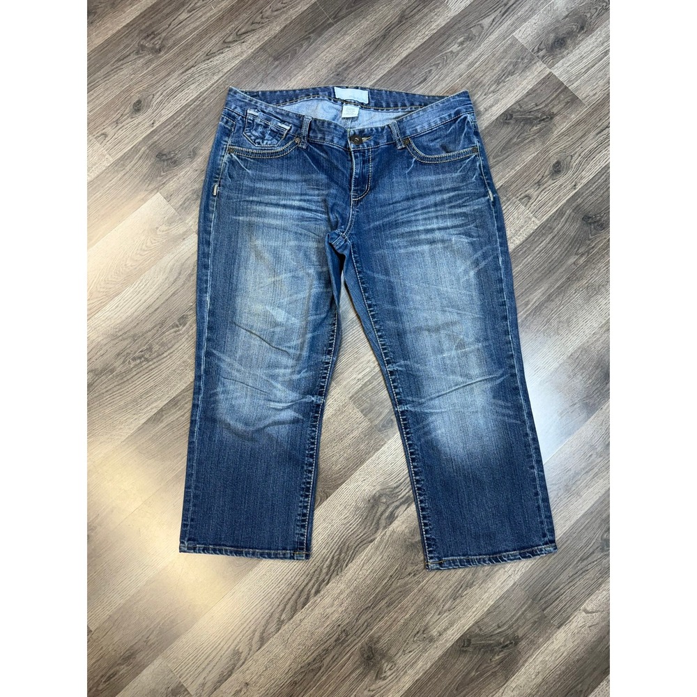 Maurices Womens Medium Wash Stretch Denim Capri Jeans Size 11/12 Cropped
